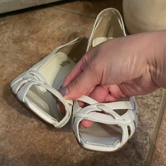 COPY - Prada Vintage White Leather Peep Toe Stacked Heels 38 - Picture 4 of 12